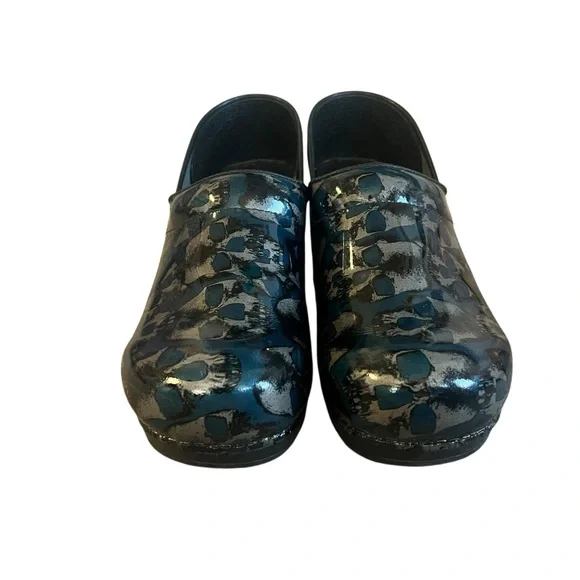 Sanita Phantom Skull Pattern Women’s Multicolored Clogs 43 - Picture 2 of 7